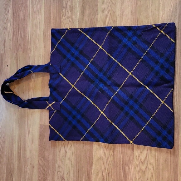 NWOT Large Burberry Shopping Tote
